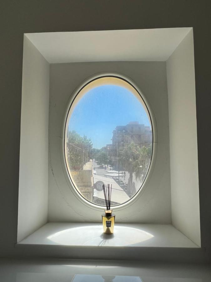 Rome, Beautiful Apartment In A Vintage Building リド・ディ・オスティア エクステリア 写真