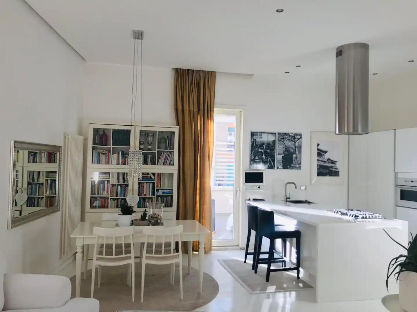Rome, Beautiful Apartment In A Vintage Building リド・ディ・オスティア エクステリア 写真