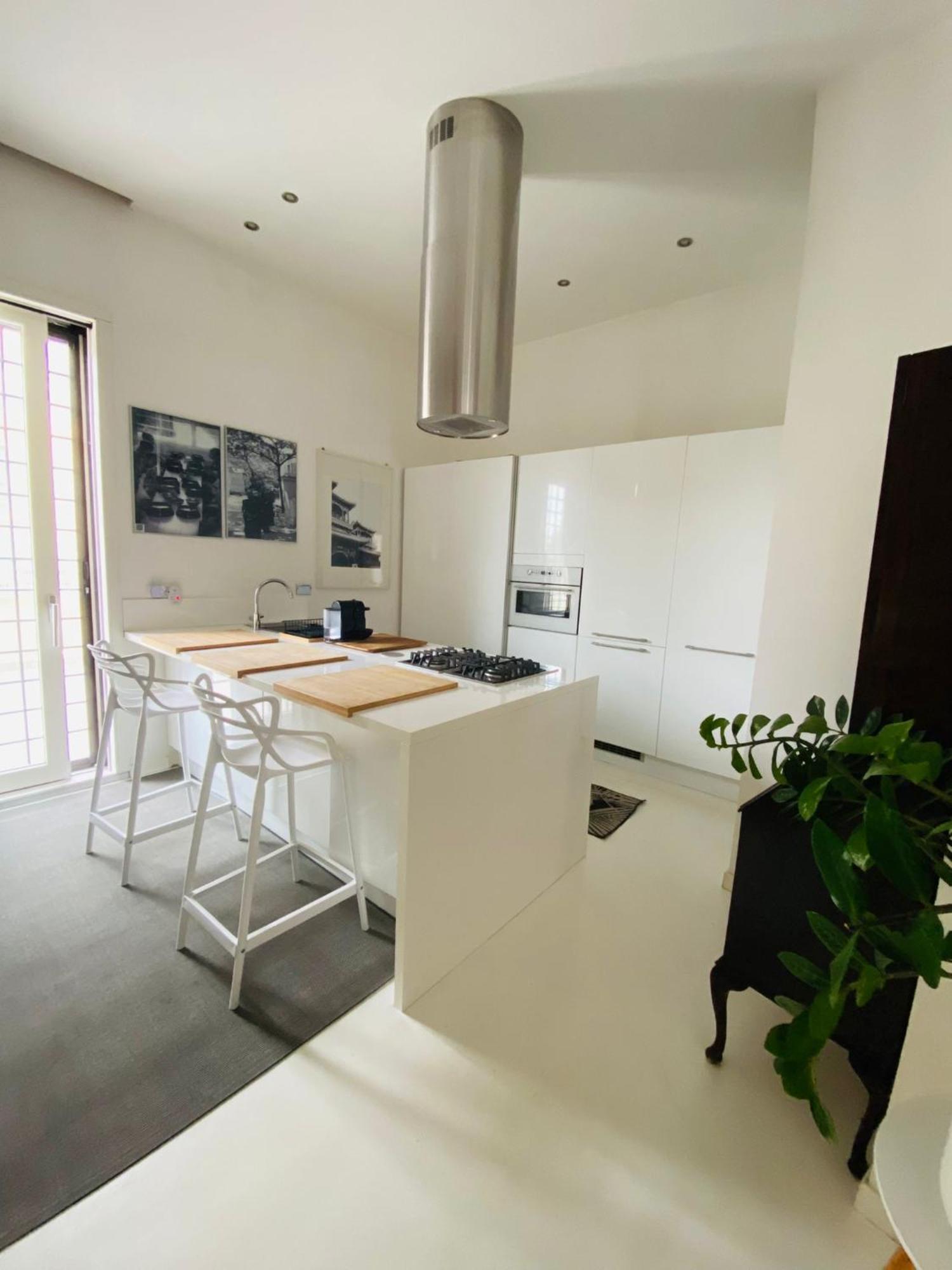 Rome, Beautiful Apartment In A Vintage Building リド・ディ・オスティア エクステリア 写真